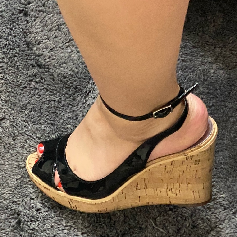 Guess wedges
